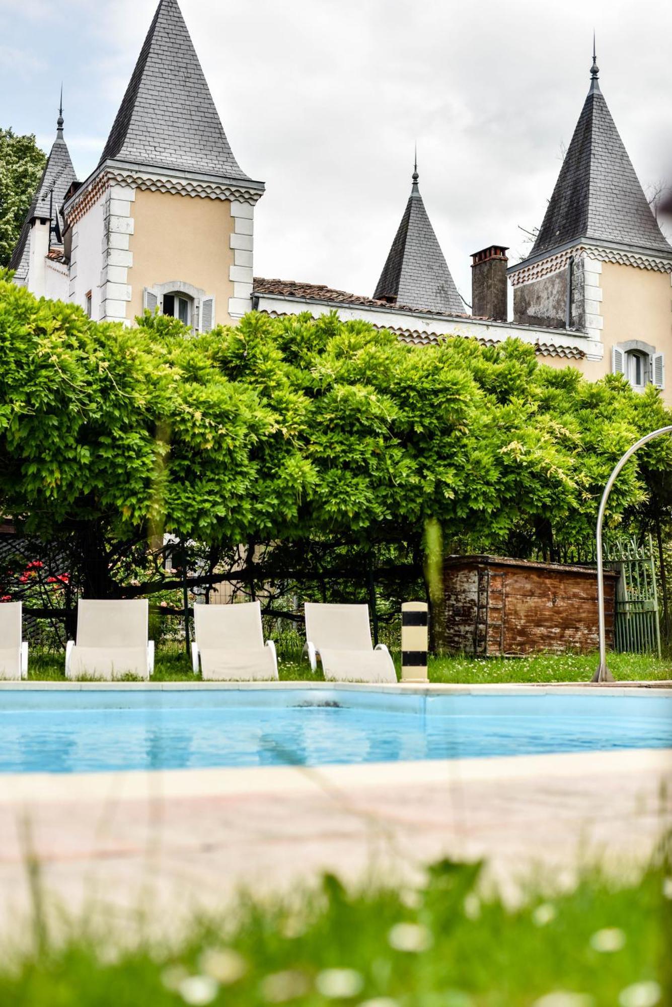 Hotel Logis - Chateau De Beauregard Saint-Girons  Exterior photo
